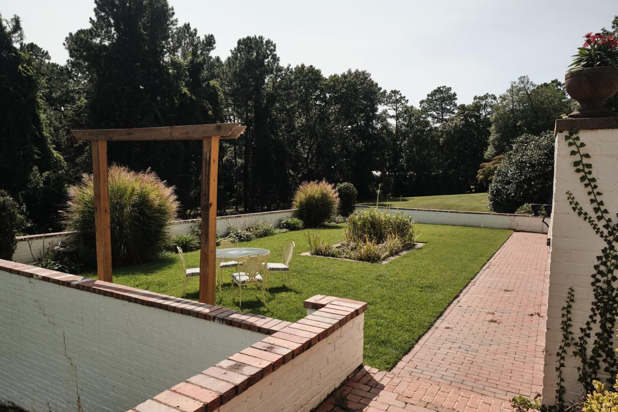 Duncraig Manor Bed and Breakfast Southern Pines Exteriör bild