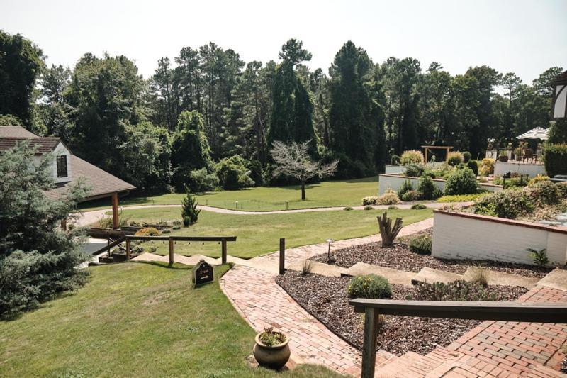 Duncraig Manor Bed and Breakfast Southern Pines Exteriör bild